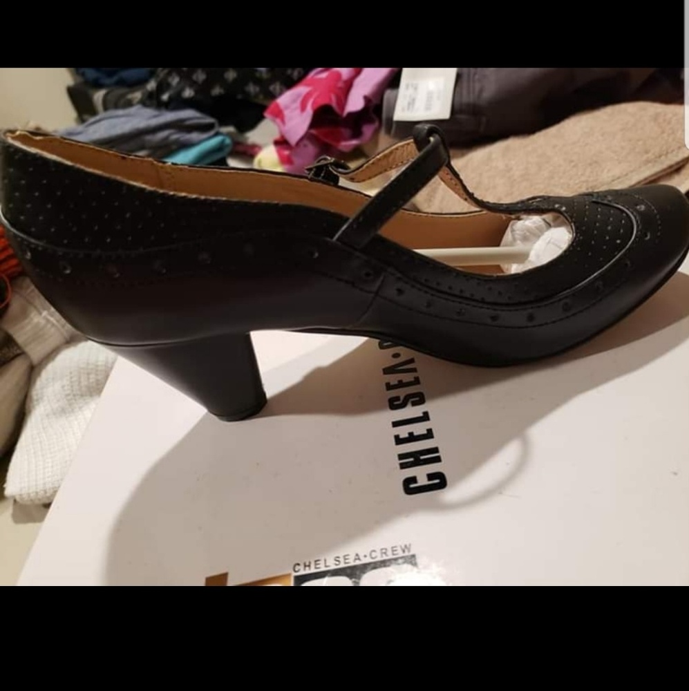 CHELSEA Shoes